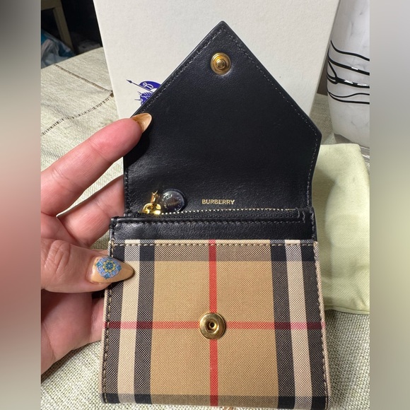 🔥BRAND NEW🔥 Burberry Nova Check/Leather Compact Wallet - Picture 6 of 15